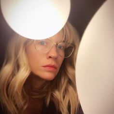 Soft focus, golden contours – January Jones wears HEDY in Glossy Gold from the NO1 collection. my-k.it/hedy